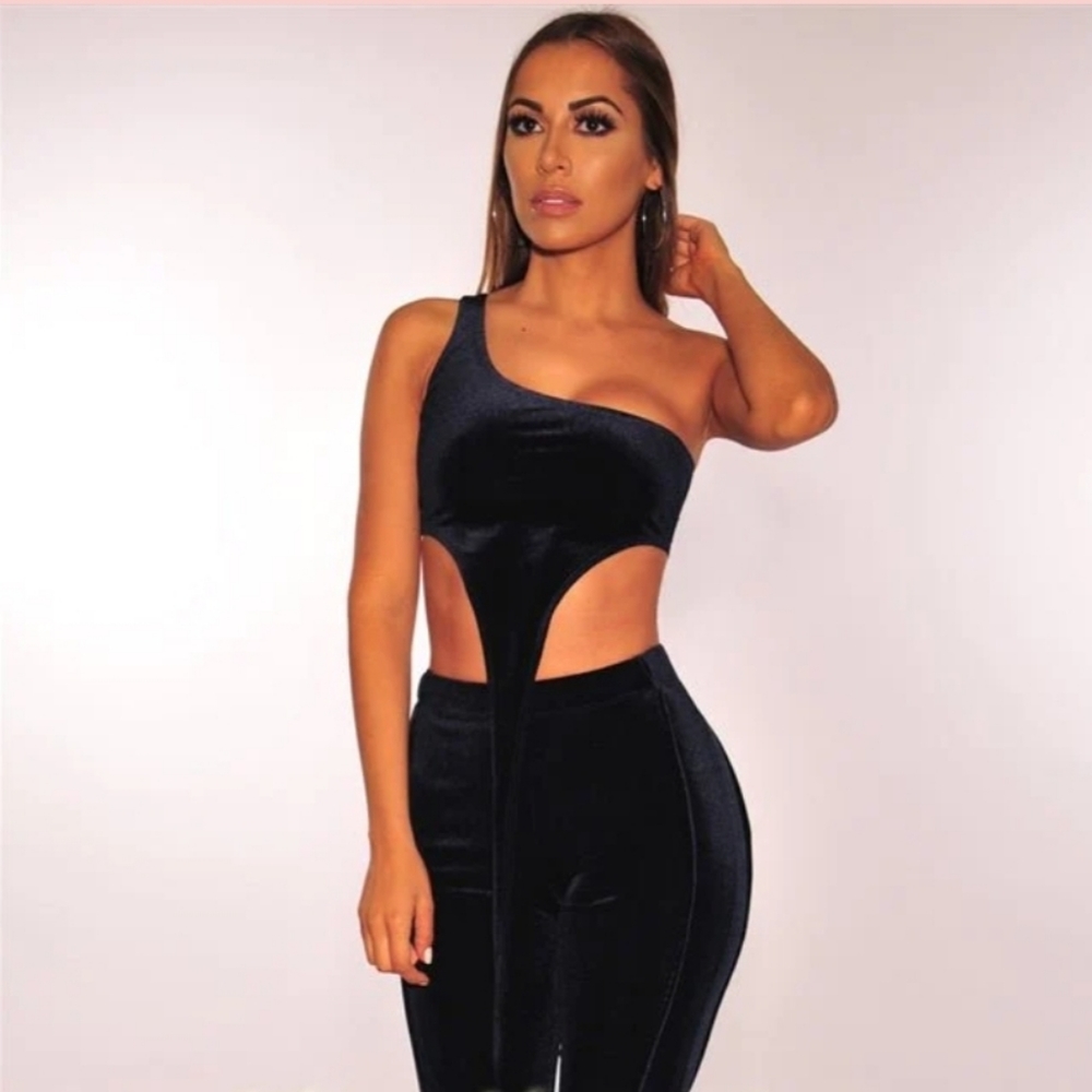 MIDNIGHT VELVET ONE SHOULDER CAPRI TWO PIECE SET
